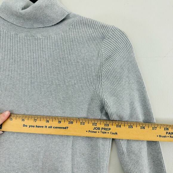 Ann Taylor Gray Ribbed Turtle Neck Long Sleeve Shirt Women’s Size Medium - Picture 4 of 9